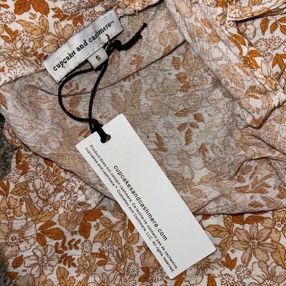 NWT Cupcakes & Cashmere Square Neck Floral Tassel Blouse Size Small Oversized - Picture 5 of 7